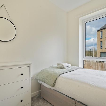 Mersey Way, Spacious 3 Bed Home, Close To Sheffield City Centre & Free Driveway Parking - Perfect For Workers, Groups & Families - Hosted By Stay Host Save Zewnętrze zdjęcie