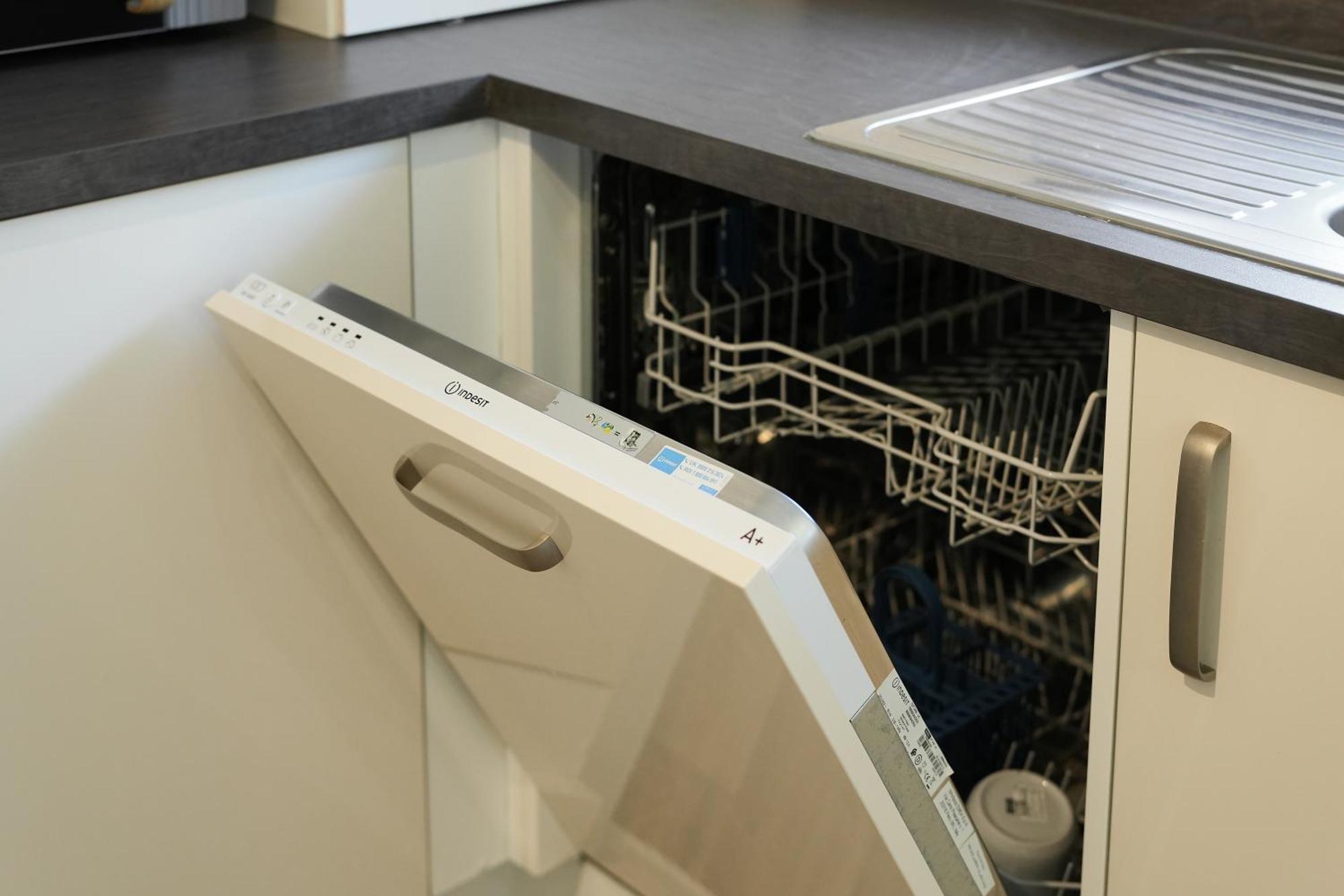 Mersey Way, Spacious 3 Bed Home, Close To Sheffield City Centre & Free Driveway Parking - Perfect For Workers, Groups & Families - Hosted By Stay Host Save Zewnętrze zdjęcie