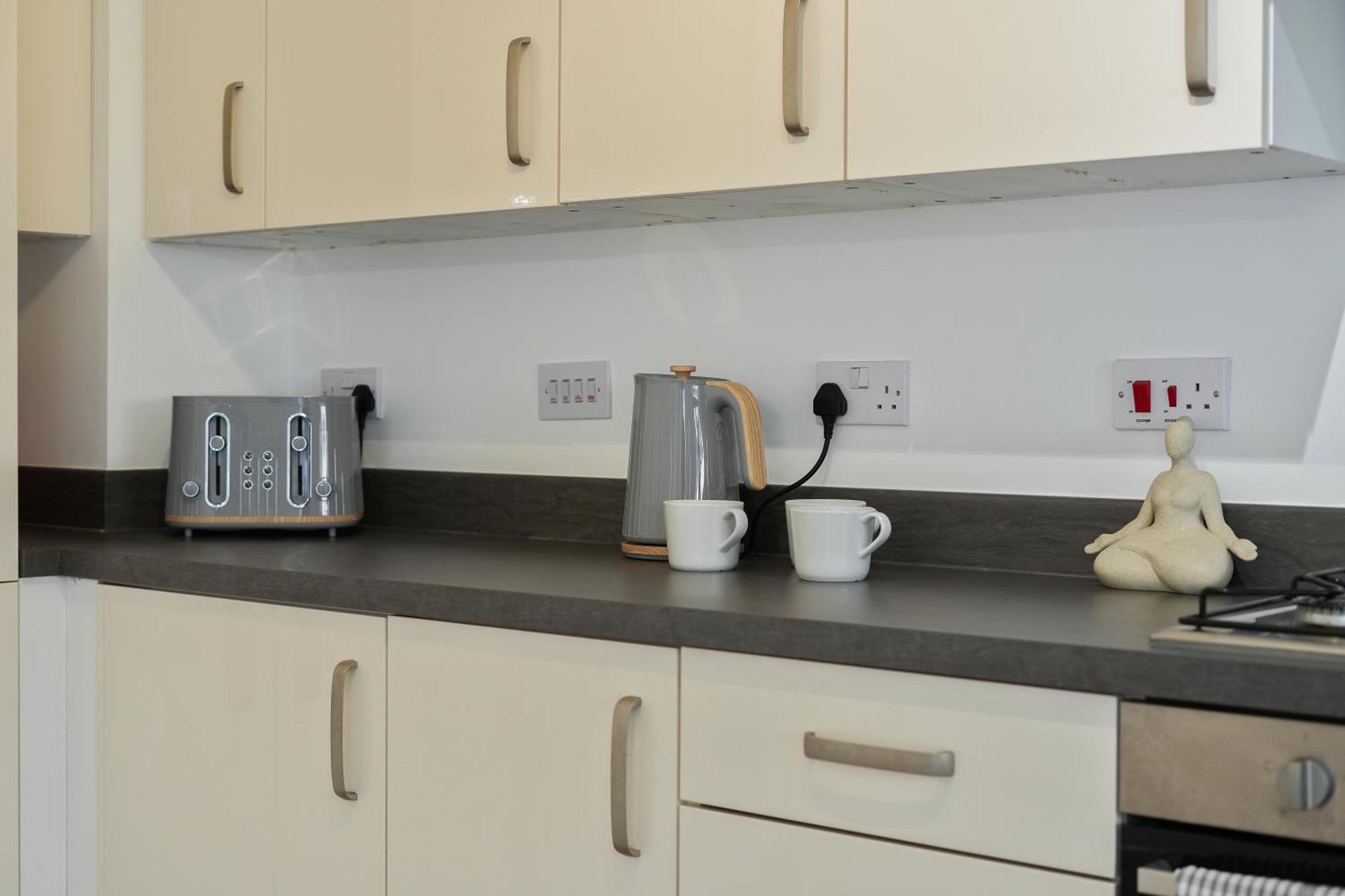 Mersey Way, Spacious 3 Bed Home, Close To Sheffield City Centre & Free Driveway Parking - Perfect For Workers, Groups & Families - Hosted By Stay Host Save Zewnętrze zdjęcie